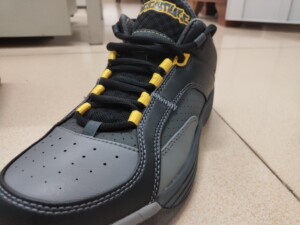 李宁 老标 绝版 米其林 斗牛 篮球鞋