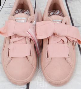 puma 豆沙粉蕾哈娜蝴蝶结反毛皮女休闲运动板鞋