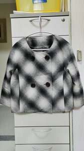羊毛女士中袖短外套，100%羊毛薄呢，购于香港，设计剪裁做工