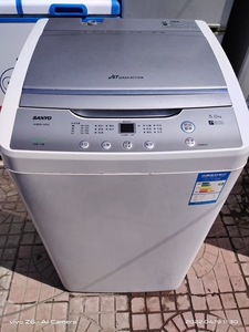 三洋全自动洗衣机,5公斤,节能省电,非常好使,干净,漂亮.