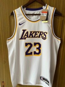 湖人队白色23号詹姆斯球衣l码全新带吊牌没穿过_阿里巴巴找货神器