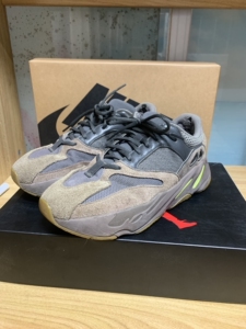 00森仑人淘宝椰子yeezy700紫薯黑紫黑棕42.