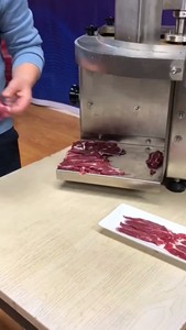 鲜羊肉切片机切牛腱子肉，切片效果棒棒的。适用于火锅店烤肉店，