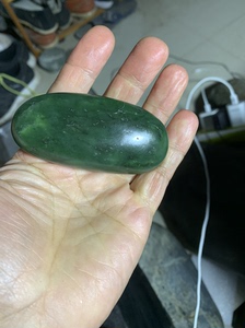 全新110克新疆和田玉沙栆青碧玉籽料原石手玩件.