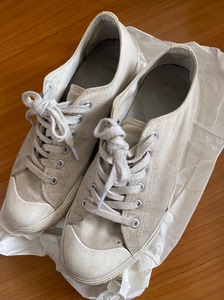 【无印良品白鞋42.5 265mm】成色如图，有鞋垫。包邮，