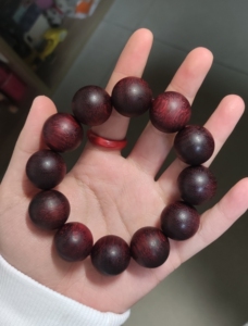 收藏级红棋楠沉香虫漏手串秒沉水超重酸甜果香蜜香行走的香水