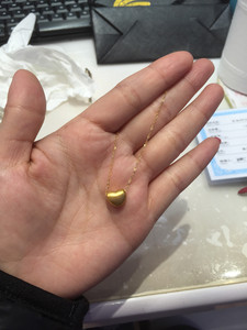 周生生项链带坠