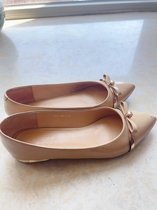 欧嘉olga女鞋,飘鞋,鞋头轻微磨损,买的时候七八百,还很新