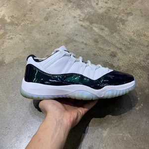 aj11变色龙原盒