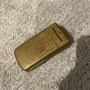 夏普902sh 翻盖手机 日系机皇,成色如图,两块日本原装电