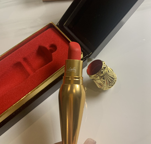 tb739539061淘宝cl萝卜丁口红502m金管,需要的女士可以私聊我.