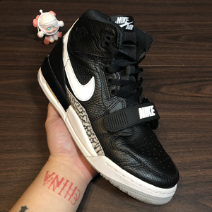 39  aj312黑白 原盒 成色优秀 附白色鞋带 简单好搭