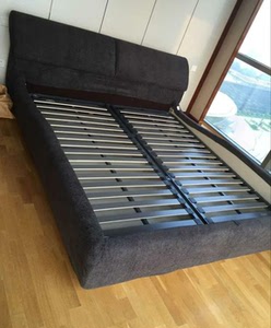 慕思布艺床,不带床垫!很漂亮的一款床,是店里经典款,购于唐山