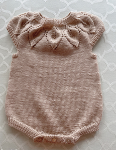 手工毛衣/纯手工编织/宝宝连体裤.适合6个月宝宝穿.材料/精