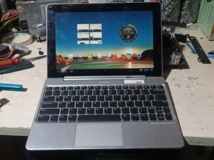 华为s10-101u平板十移动键盘底座十充电器十包 自取不邮