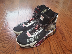 安踏kt5死侍剁手配色 无特殊鞋盒 43码轻微穿着鞋底