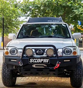 帕拉丁前杠改装东风奥丁日产d22皮卡越野np300防撞竞技杠