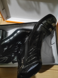 弗洛丹尼女鞋38码羽绒短靴,号码买小了稍稍有点挤脚