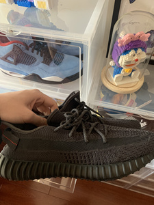 yeezy椰子350黑天使44.5码全新无暇,鞋盒方正.