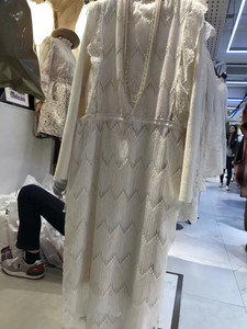 韩国购入全新长款蕾丝裙，不包括里面打底衫，宽松不限身材，不议
