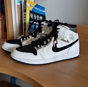 000人付款淘宝全新aj1mid小伦纳德,44.5,45码都有,包正品,假一