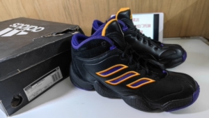 adidas crazy 3科比天足kobe湖人客场配色