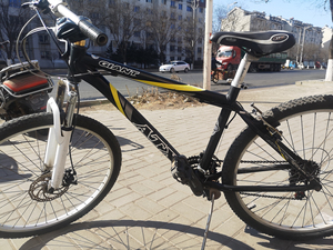 捷安特山地自行车,26寸,21速,铝合金车架,车圈,前碟刹