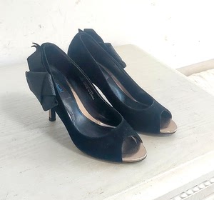 35厘米的高跟鞋