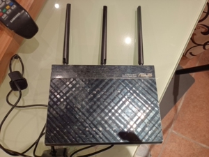 华硕梅林路由器