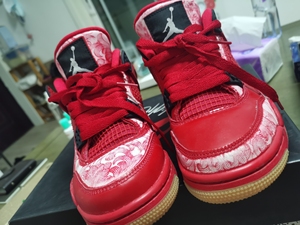 aj4刮刮乐 正品有原盒有购买记录尺码36 印花刮了 鞋子很