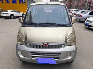 刚到09年五菱荣光 车况极品 b12发动机 电动门窗 电子助