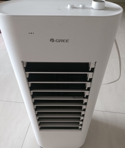 格力的蒸发式冷风扇,可以加冰加水加冰块,闲置的,喜欢的来.