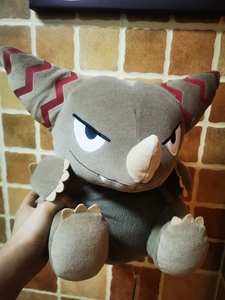 000人付款淘宝【日版全新】眼镜厂 奥特曼怪兽 哥莫拉 毛绒玩偶娃娃