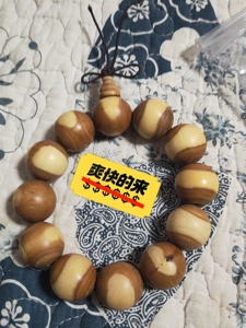 扁担胡子 扁桃胡 东北黄花梨 质地坚硬 又叫金刚木 香味浓郁