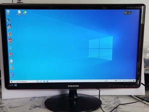 显示器24寸三星1080p60hz直面s24b370