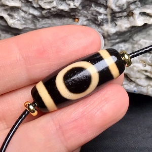 台湾工艺牙黄一眼靠山天珠,38/颗(包邮不议价)