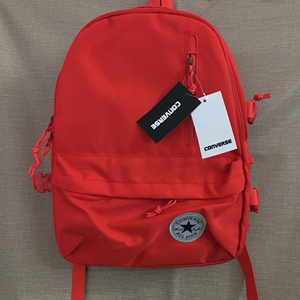 大容量红色匡威双肩包,大学没有背书包上学的习惯,父母买给的