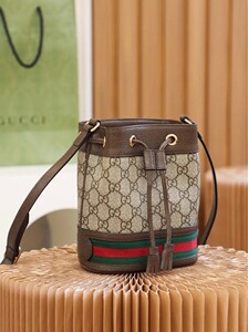 正品gucci古驰女包 小桶包水桶包单肩包 99新如假包退!