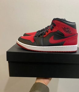 aj1乔1黑红小禁穿黑红脚趾男女款情侣中帮mid运动鞋