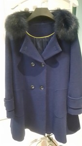 巧帛蓝色狐狸毛领大衣外套165码，专柜5280元购买，极少有