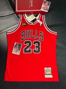 乔丹 公牛队au球员版球衣 乔丹总决赛球衣 冠军标 主场红色