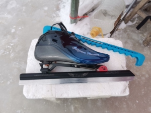 泉宝清大淘宝全新evo短道速滑冰刀鞋,现在只剩35码上鞋一双.