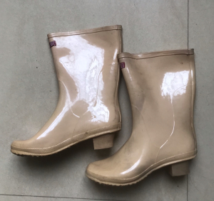 怀旧天宝牌女式雨靴,雨鞋,水鞋.库存货,没有穿过的.总体成色