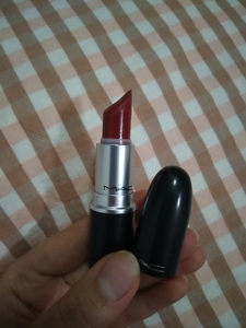 正品mac小辣椒602 每个女生都应该拥有的一直口红 用了很