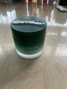 兰芝睡眠面膜,绿色的可以修复敏感,感兴趣的话,和我私聊吧