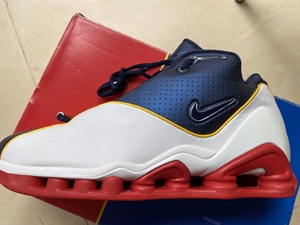 00tb5556010淘宝【超值】75nike卡特vc shox篮球鞋  42码   具0人