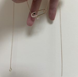 周生生回形针钻石项链
