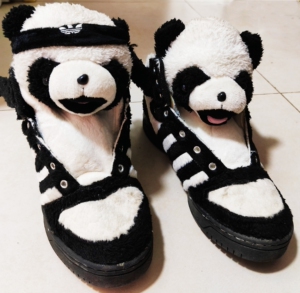 阿迪达斯三叶草熊猫鞋