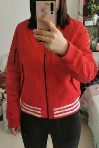 阿迪 女式运动夹克 大红色 全新 里面一层薄绒 抗风 北京周