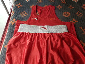 安踏拳击比赛服